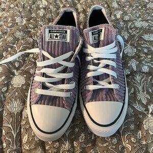 Never worn brand new converse!!